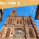 Cathyvoyages - Ciel Etoile - Bord De - Parking Gratuit - Videoprojecteur - Lit Rond - La Paillote Strasbourgeoise アパート ストラスブール