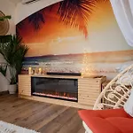 Cathyvoyages - Ciel Etoile - Bord De - Parking Gratuit - Videoprojecteur - Lit Rond - La Paillote Strasbourgeoise アパート *