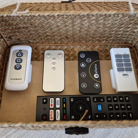 Immersion Bord De - La Paillote Strasbourgeoise - Ciel Etoile - Videoprojecteur - Parking Gratuit アパート ストラスブール
