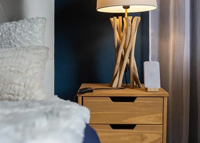 Cathyvoyages - Ciel Etoile - Bord De - Parking Gratuit - Videoprojecteur - Lit Rond - La Paillote Strasbourgeoise *