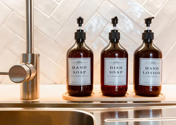 Cathyvoyages - Ciel Etoile - Bord De - Parking Gratuit - Videoprojecteur - Lit Rond - La Paillote Strasbourgeoise