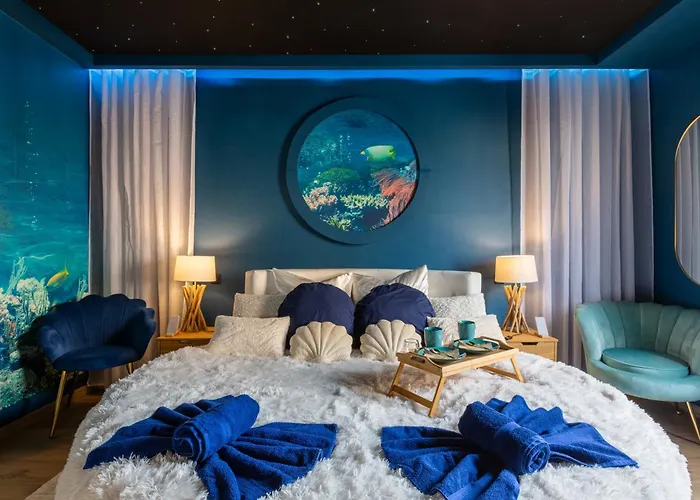 Cathyvoyages - Ciel Etoile - Bord De - Parking Gratuit - Videoprojecteur - Lit Rond - La Paillote Strasbourgeoise