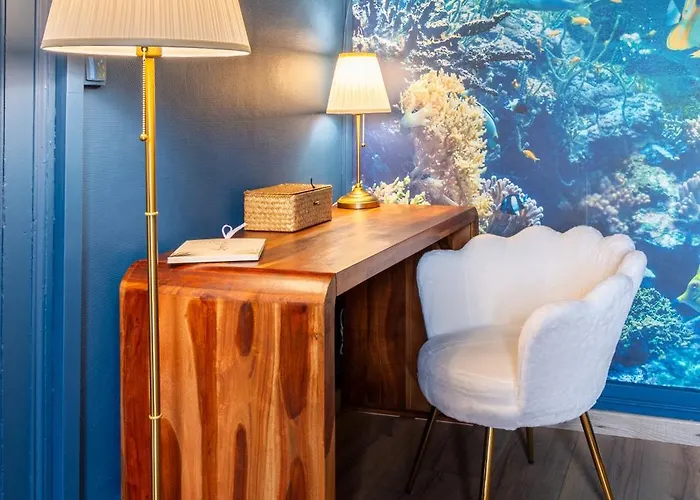 Cathyvoyages - Ciel Etoile - Bord De - Parking Gratuit - Videoprojecteur - Lit Rond - La Paillote Strasbourgeoise