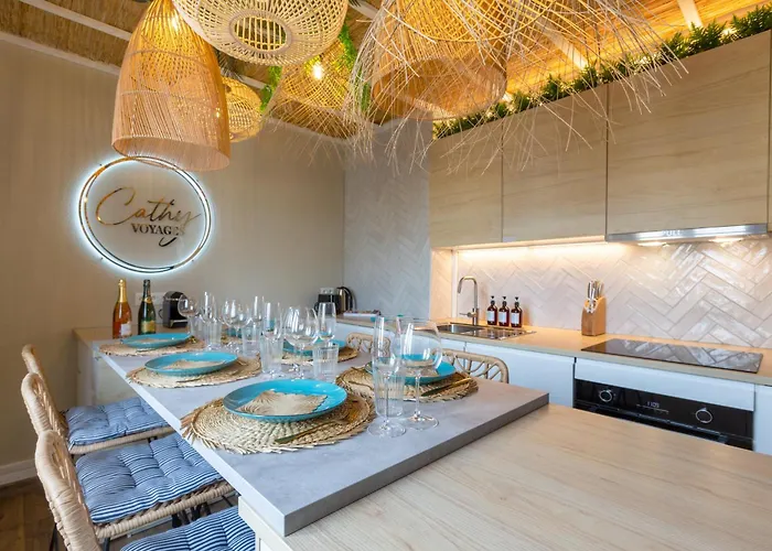 Cathyvoyages - Ciel Etoile - Bord De - Parking Gratuit - Videoprojecteur - Lit Rond - La Paillote Strasbourgeoise Straßburg