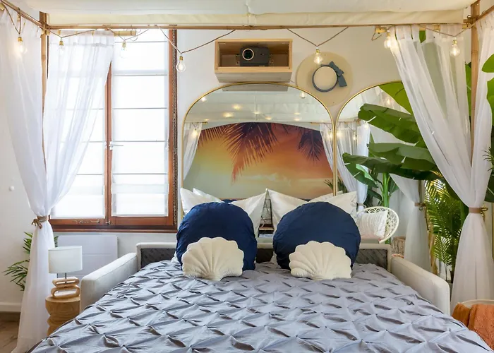 Cathyvoyages - Ciel Etoile - Bord De - Parking Gratuit - Videoprojecteur - Lit Rond - La Paillote Strasbourgeoise Straßburg