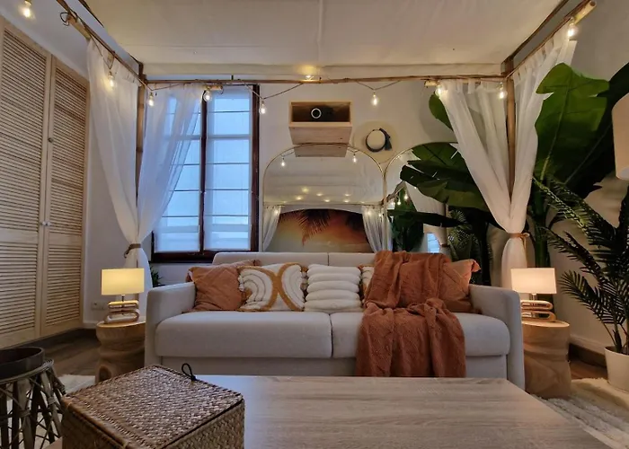 Cathyvoyages - Ciel Etoile - Bord De - Parking Gratuit - Videoprojecteur - Lit Rond - La Paillote Strasbourgeoise Apartment Straßburg