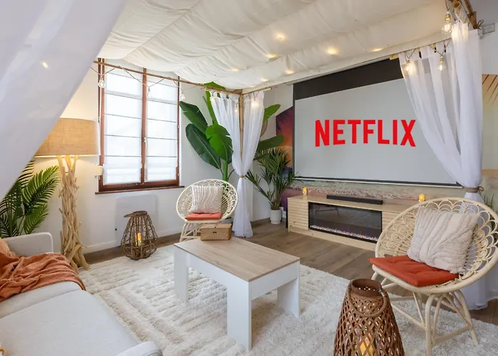 Cathyvoyages - Ciel Etoile - Bord De - Parking Gratuit - Videoprojecteur - Lit Rond - La Paillote Strasbourgeoise * Straßburg