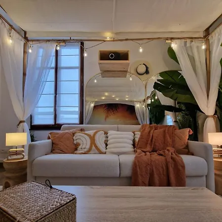 Cathyvoyages - Ciel Etoile - Bord De - Parking Gratuit - Videoprojecteur - Lit Rond - La Paillote Strasbourgeoise Lejlighed Strasbourg