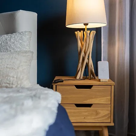 Cathyvoyages - Ciel Etoile - Bord De - Parking Gratuit - Videoprojecteur - Lit Rond - La Paillote Strasbourgeoise *