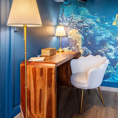 Cathyvoyages - Ciel Etoile - Bord De - Parking Gratuit - Videoprojecteur - Lit Rond - La Paillote Strasbourgeoise