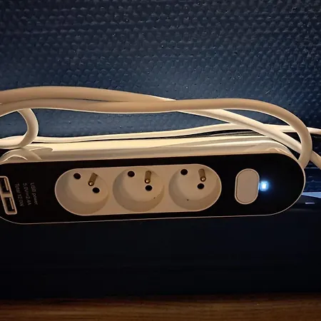 Cathyvoyages - Ciel Etoile - Bord De - Parking Gratuit - Videoprojecteur - Lit Rond - La Paillote Strasbourgeoise שטרסבורג