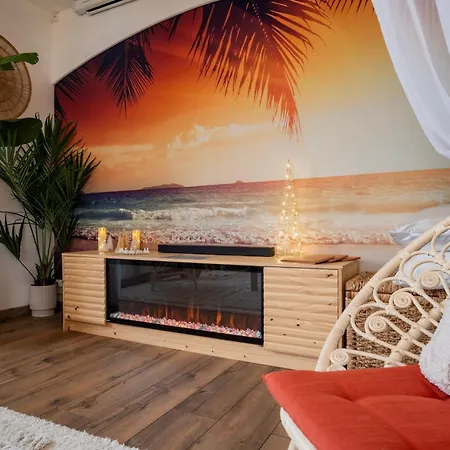 Cathyvoyages - Ciel Etoile - Bord De - Parking Gratuit - Videoprojecteur - Lit Rond - La Paillote Strasbourgeoise דירה *