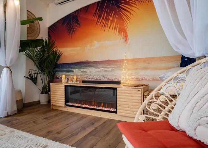 Cathyvoyages - Ciel Etoile - Bord De - Parking Gratuit - Videoprojecteur - Lit Rond - La Paillote Strasbourgeoise Appartement *